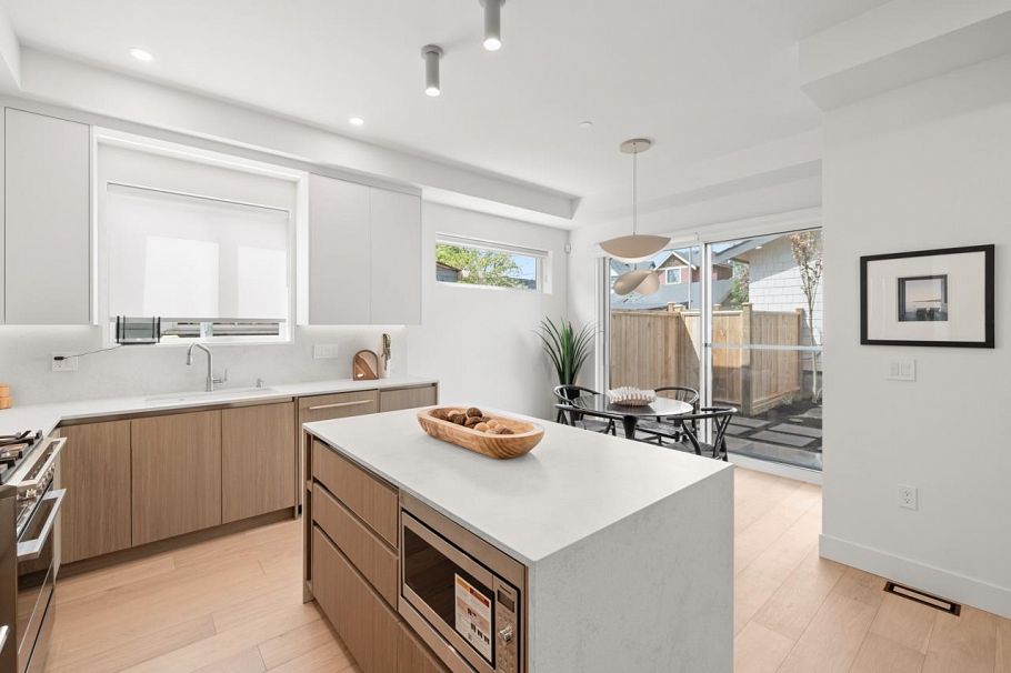2 625 E 24th Avenue Vancouver, BC - 11