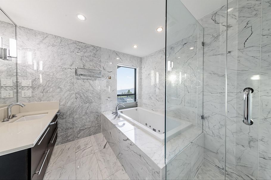 383 Newdale Street North Vancouver, BC - 26