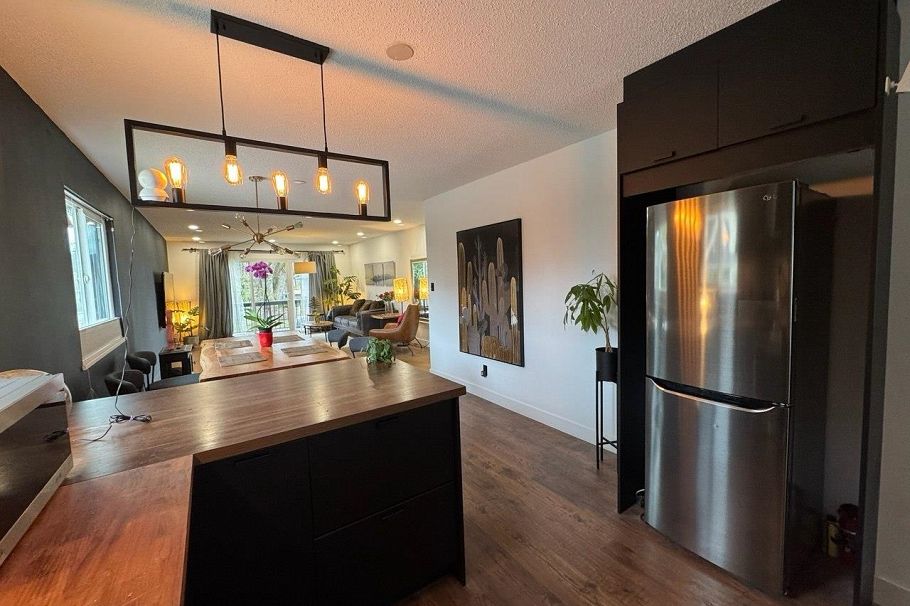 2790 W 12th Avenue Vancouver, BC - 8