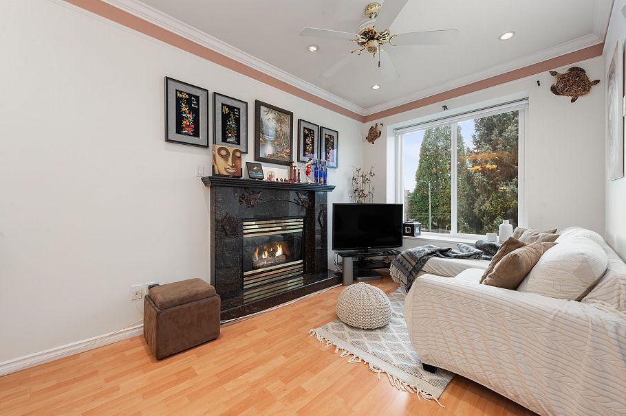 2423 E 4th Avenue Vancouver, BC - 3