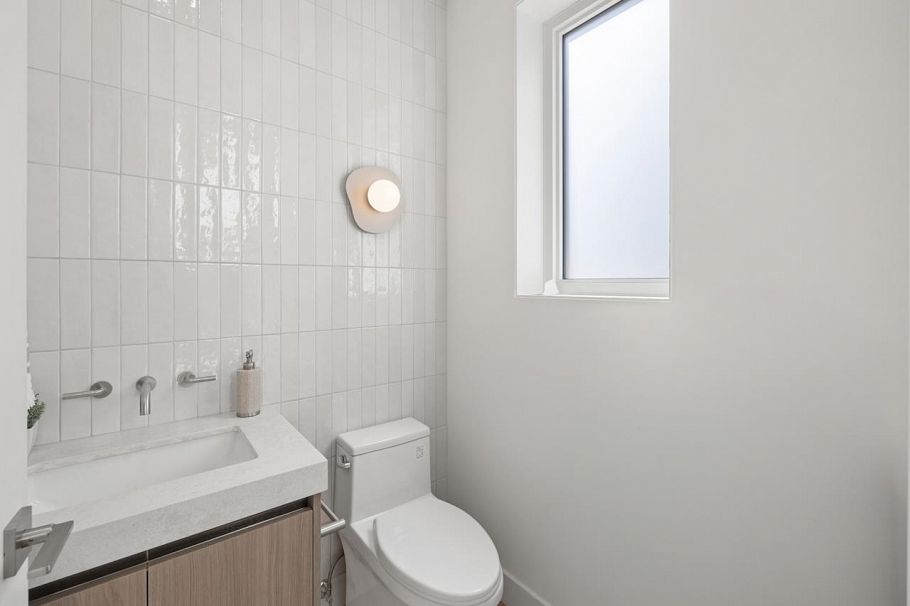 1 625 E 24th Avenue Vancouver, BC - 14