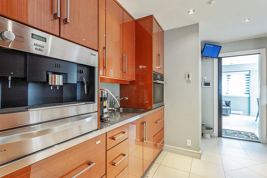 4468 W 1st Avenue Vancouver, BC - 17