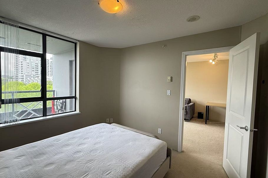 503 3520 CROWLEY DRIVE, Vancouver BC V5R 6G9 Vancouver, BC - 3
