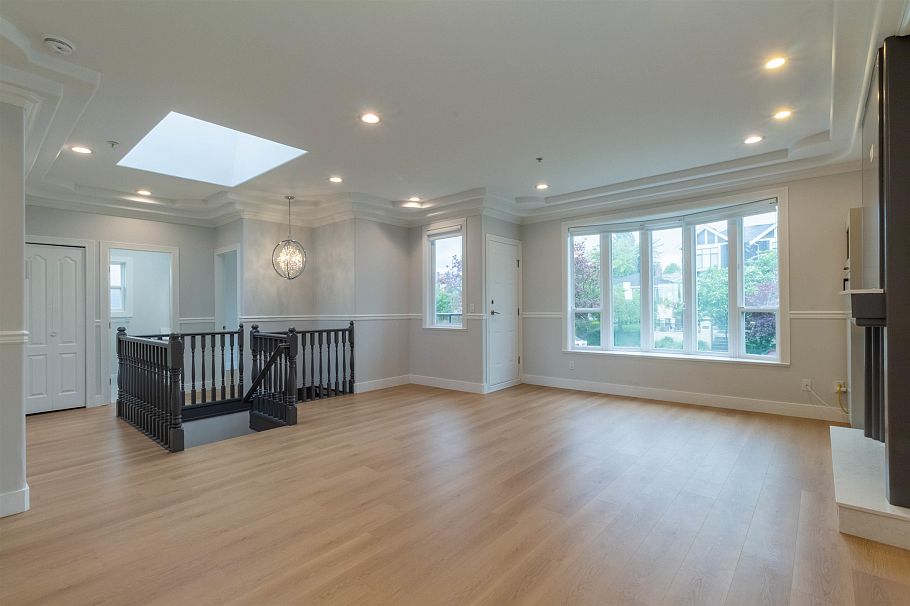 392 E 63rd Avenue Vancouver, BC - 6