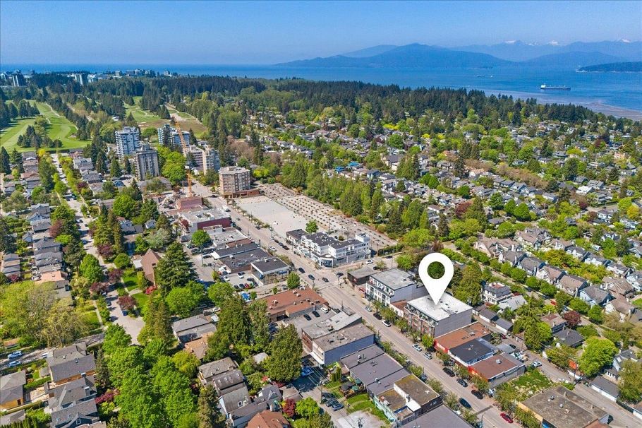 404 4463 W 10th Avenue Vancouver, BC - 32