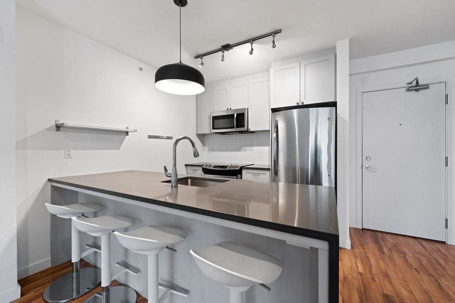 317 289 E 6th Avenue Vancouver, BC - 4