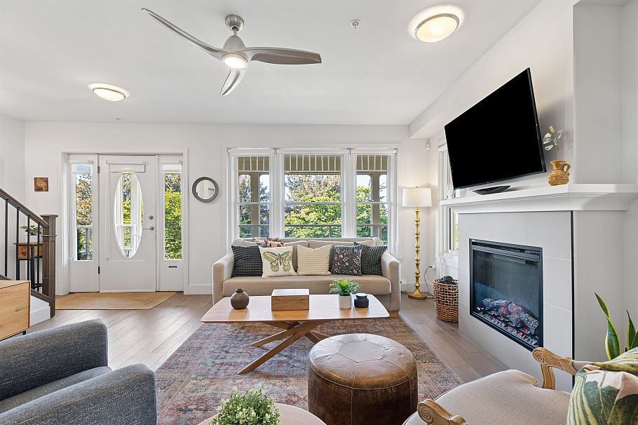1 & 2 244 E 5th Street North Vancouver, BC - 5