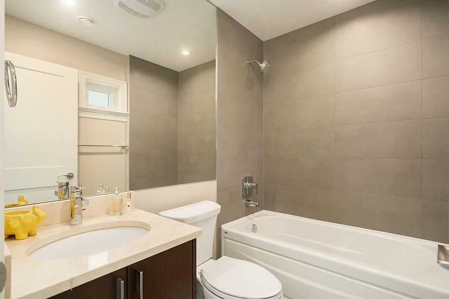 4103 W 11th Avenue Vancouver, BC - 24