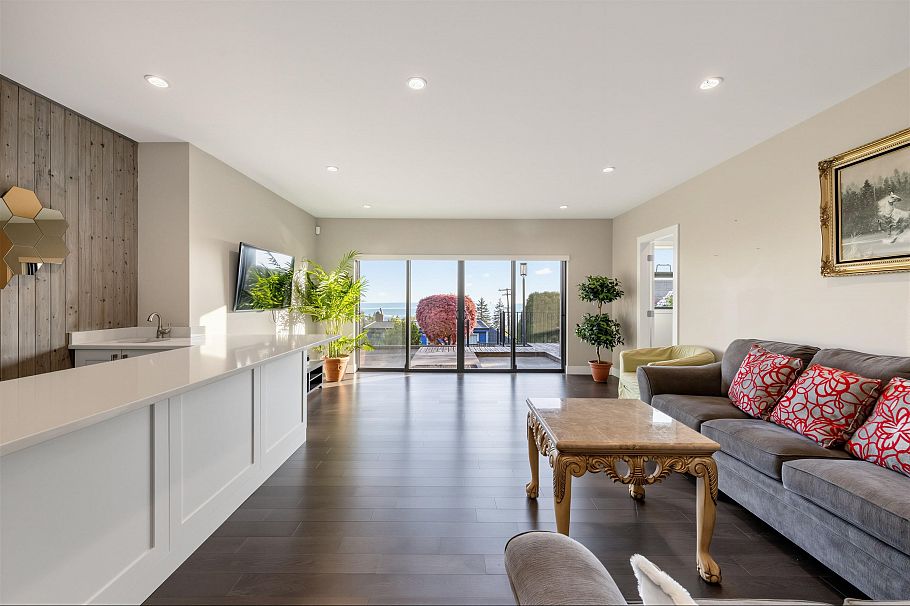 383 Newdale Street North Vancouver, BC - 17