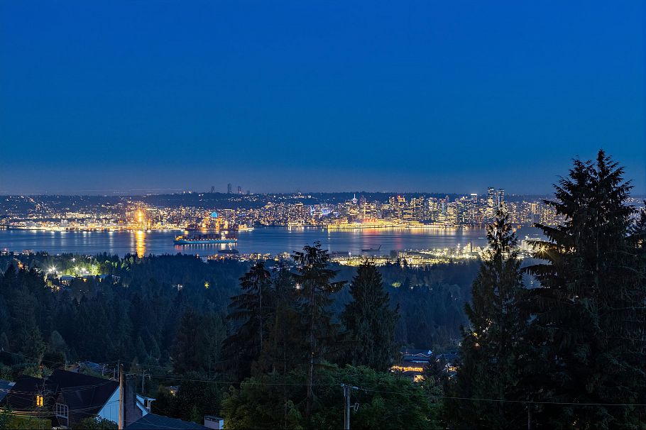 383 Newdale Street North Vancouver, BC - 2
