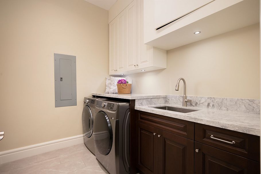 3955 W Broadway Vancouver, BC - 14