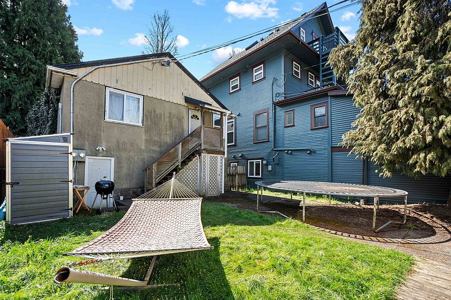 905 W 23rd Avenue Vancouver, BC - 4