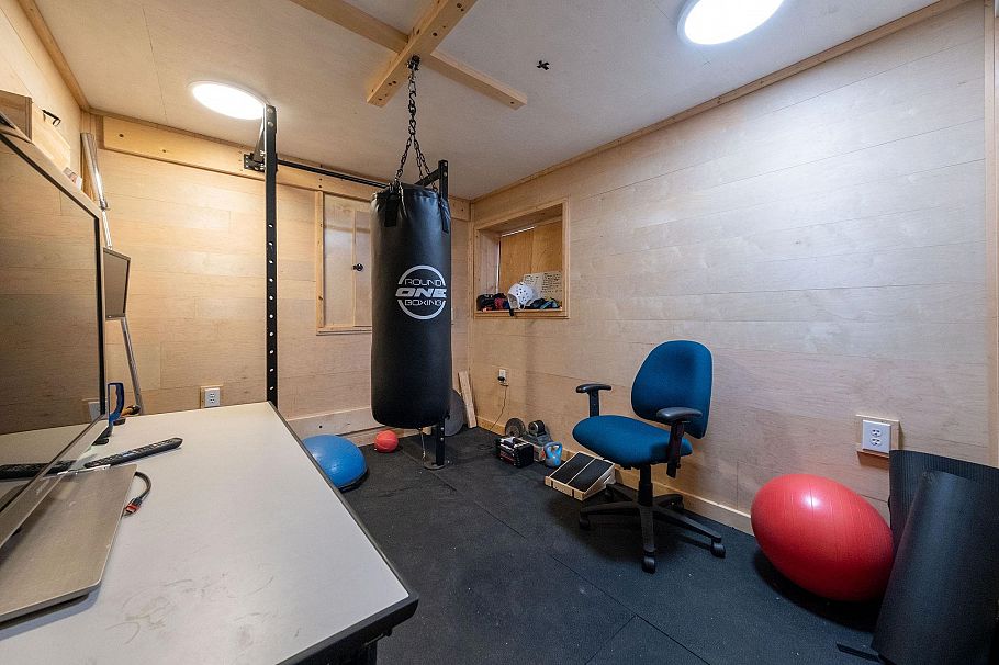 1075 Gladwin Drive North Vancouver, BC - 25
