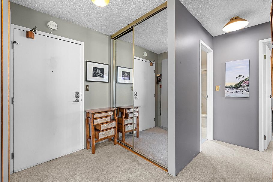 1104 140 E Keith Road North Vancouver, BC - 2