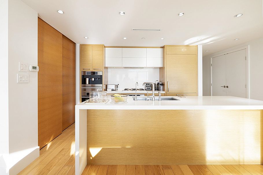 3001 667 Howe Street Vancouver, BC - 2