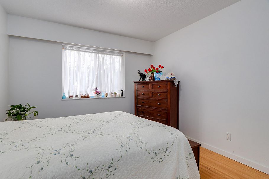 104 135 W 21st Street North Vancouver, BC - 14
