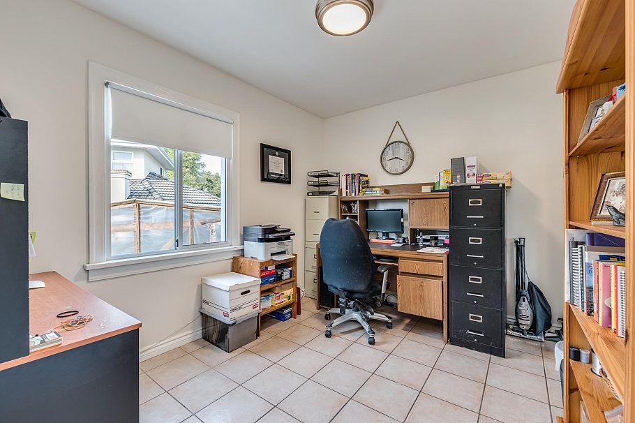 1276 Douglas Road Burnaby, BC - 8