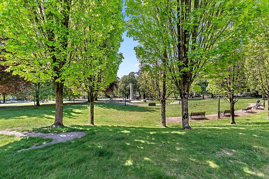 1104 140 E Keith Road North Vancouver, BC - 18