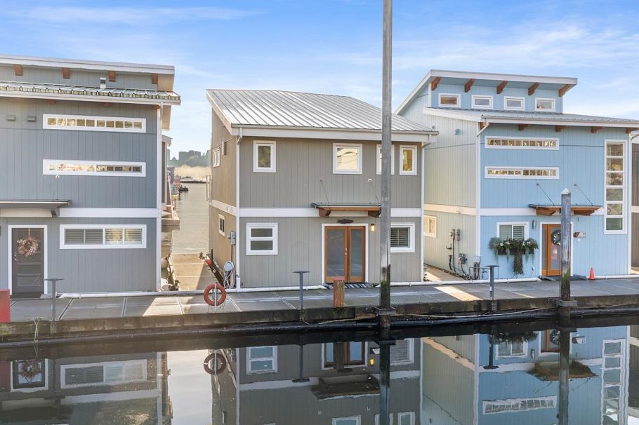 20 415 W Esplanade Avenue North Vancouver, BC - 27
