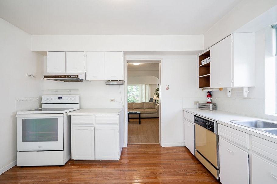 2720 W 24th Avenue Vancouver, BC - 14