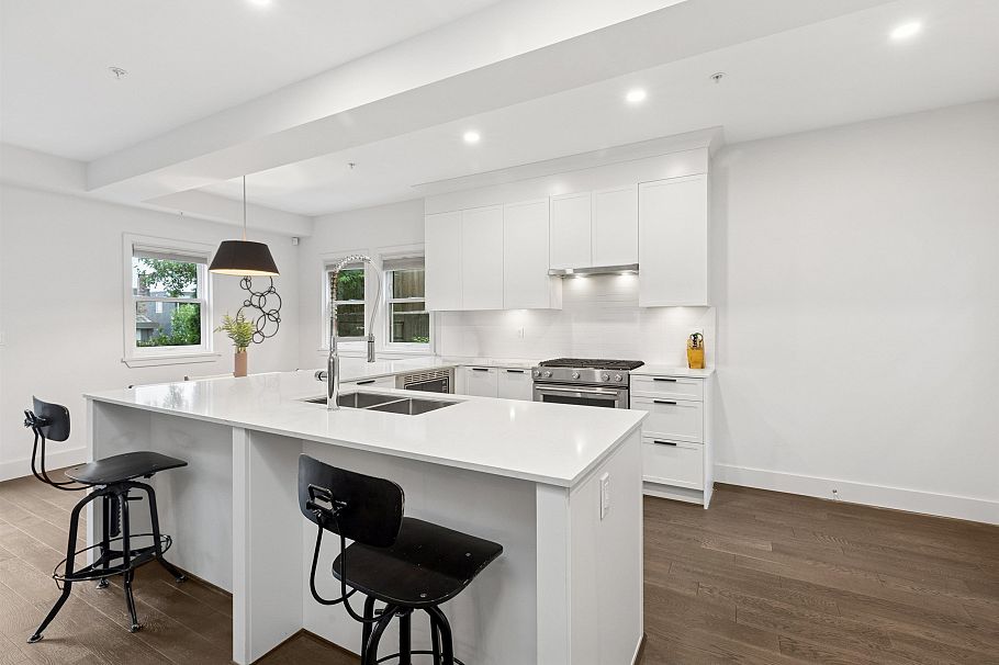 2 244 E 5th Street North Vancouver, BC - 11