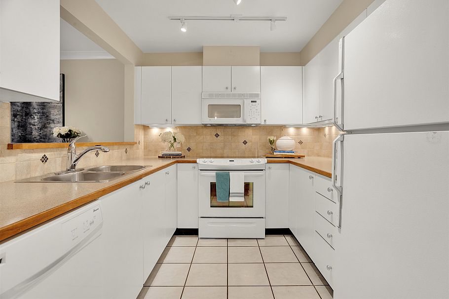 201 3590 W 26th Avenue Vancouver, BC - 12