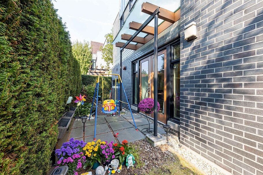 979 W 46th Avenue Vancouver, BC - 25