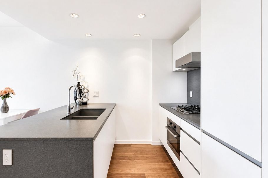907 8488 Cornish Street Vancouver, BC - 5