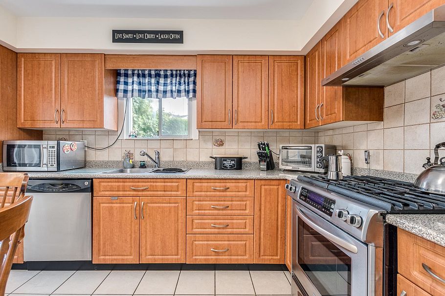 1276 Douglas Road Burnaby, BC - 4