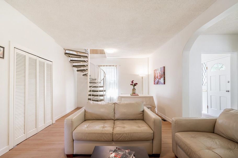 2720 W 24th Avenue Vancouver, BC - 9