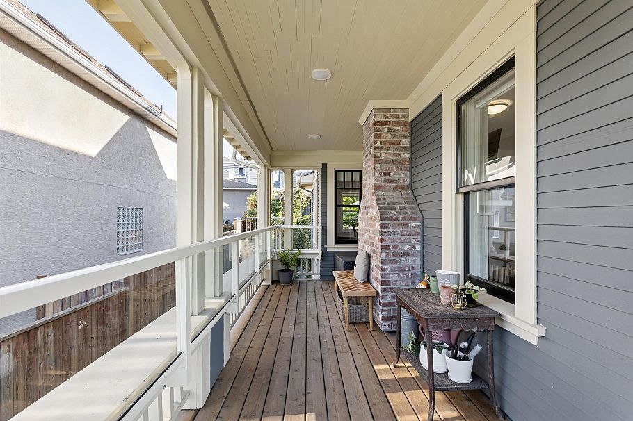 1 & 2 244 E 5th Street North Vancouver, BC - 31