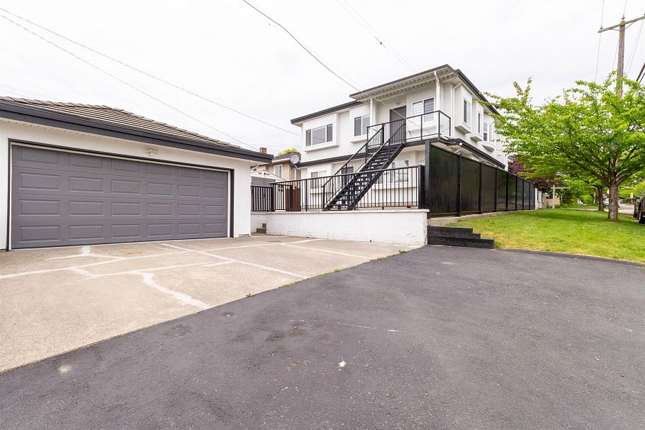 392 E 63rd Avenue Vancouver, BC - 21
