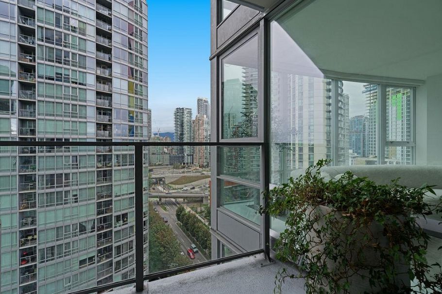 2206 1438 Richards Street Vancouver, BC - 32