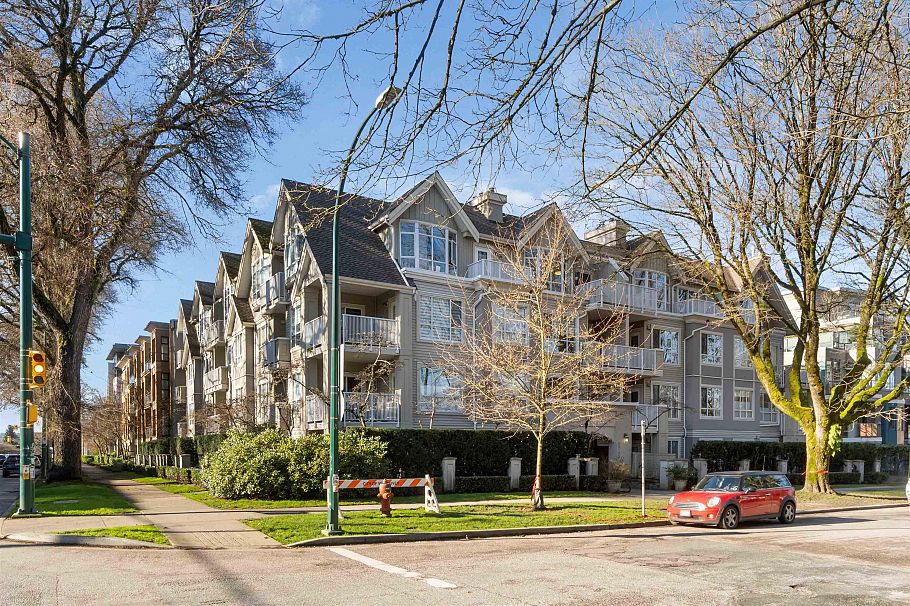 104 2755 Maple Street Vancouver, BC - 3