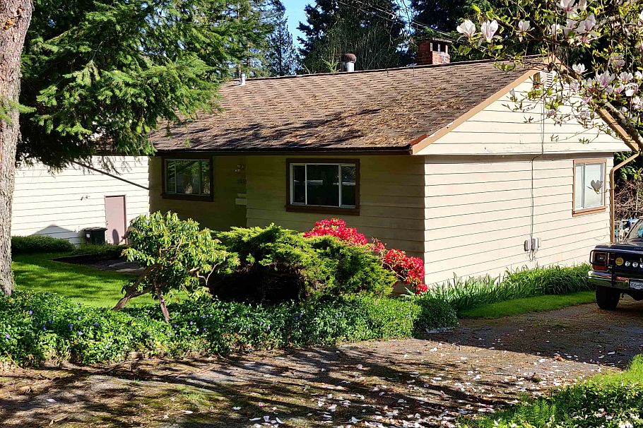 2465 Keats Road North Vancouver, BC - 1