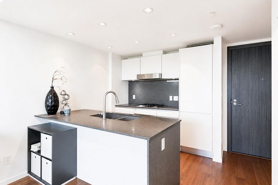 907 8488 Cornish Street Vancouver, BC - 4