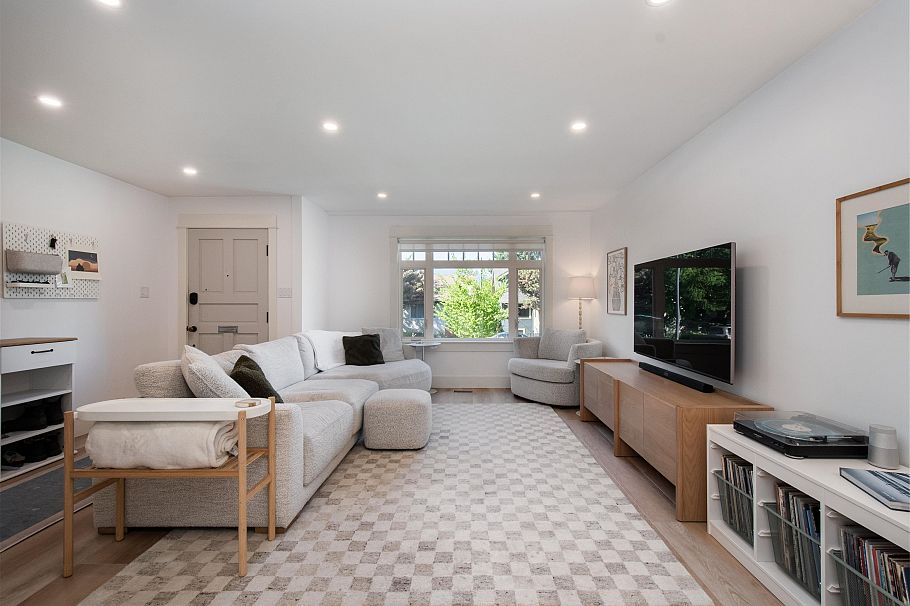 2248 Graveley Street Vancouver, BC - 4