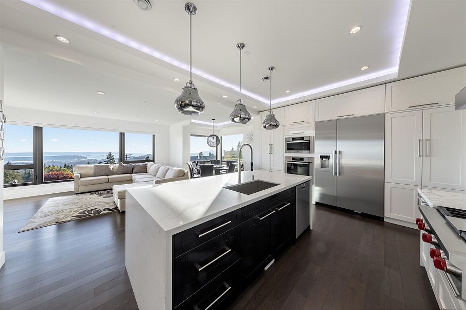 383 Newdale Street North Vancouver, BC - 5