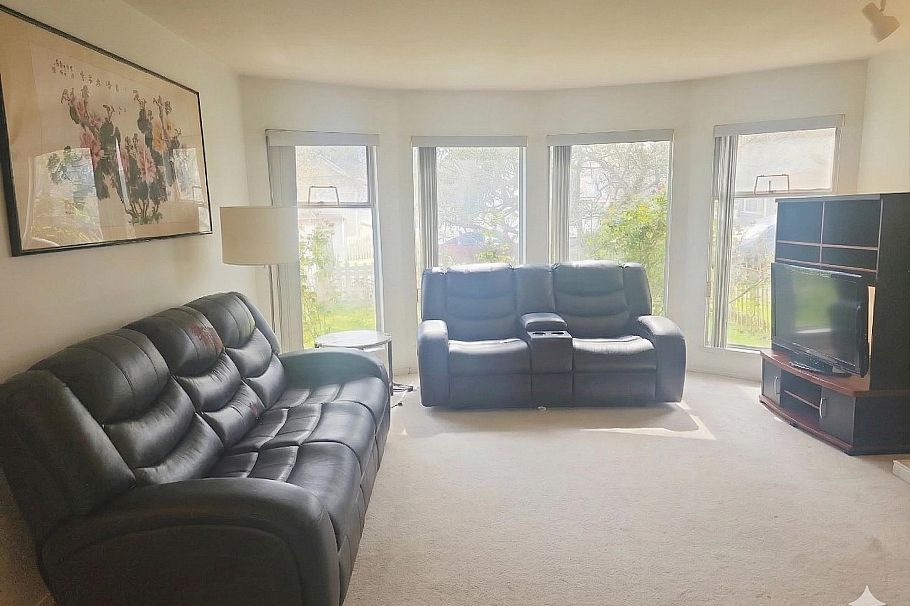 3523 Napier Street Vancouver, BC - 3