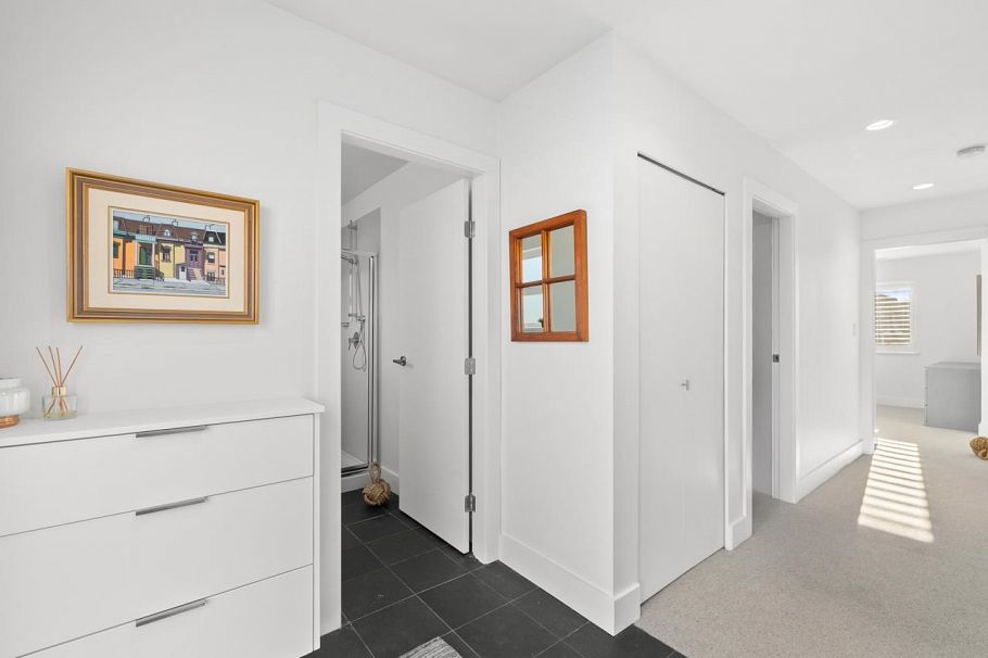 20 415 W Esplanade Avenue North Vancouver, BC - 18