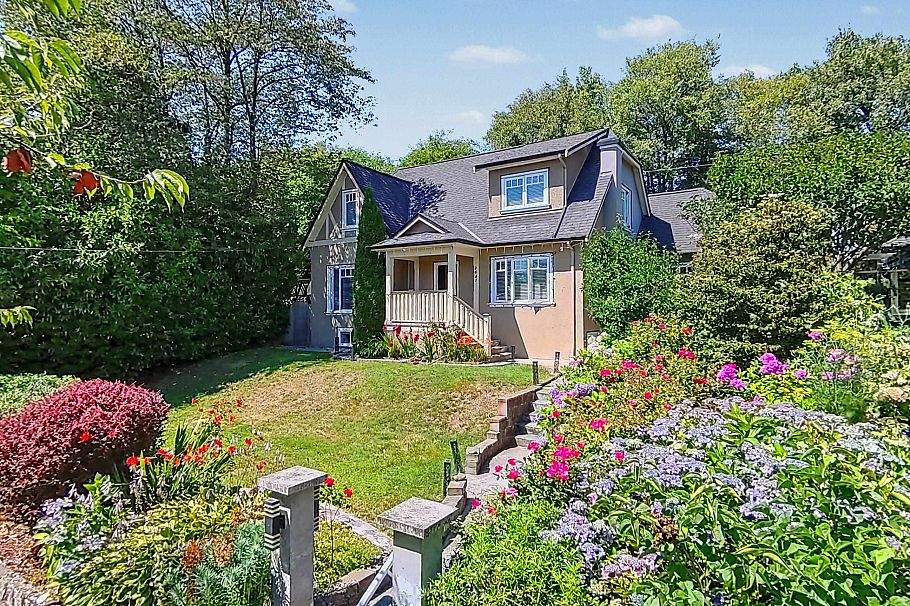 3521 W 39th Avenue Vancouver, BC - 2
