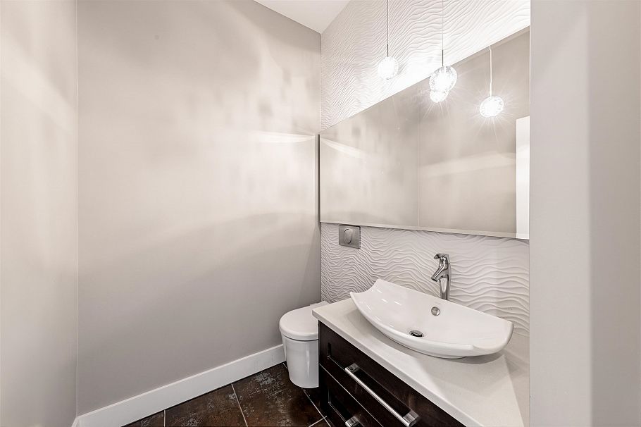 383 Newdale Street North Vancouver, BC - 28
