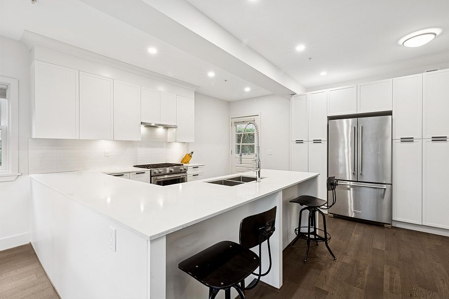 1 & 2 244 E 5th Street North Vancouver, BC - 36