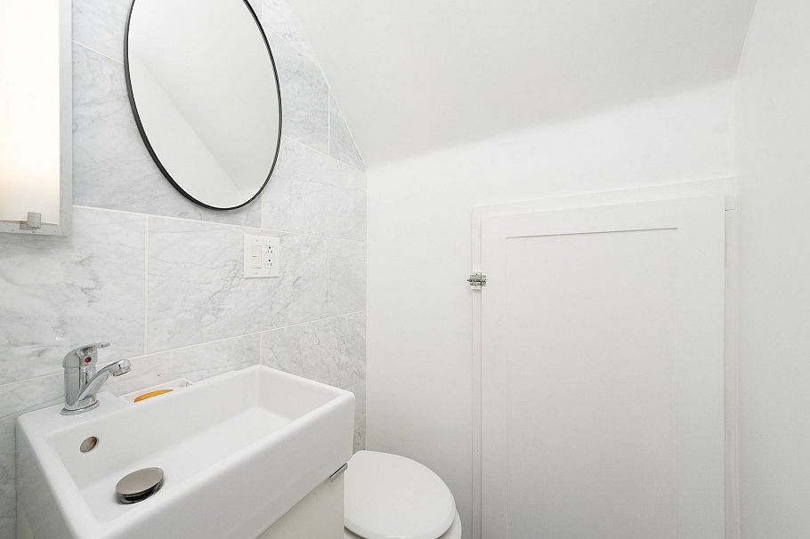 1075 Gladwin Drive North Vancouver, BC - 24