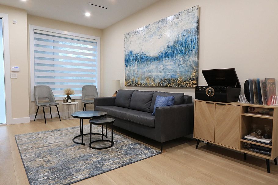 2828 Cheyenne Avenue Vancouver, BC - 3