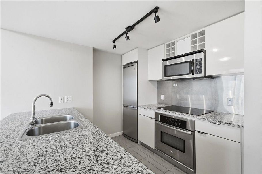 1605 788 Hamilton Street Vancouver, BC - 10