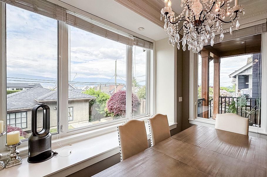 3941 W 11th Avenue Vancouver, BC - 9