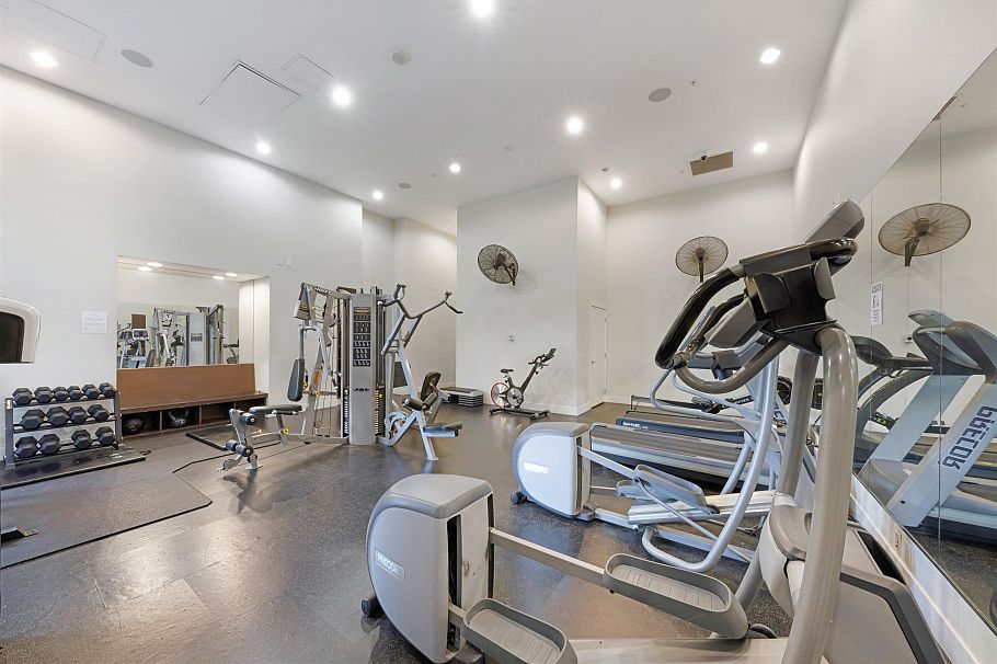 1304 1320 Chesterfield Avenue North Vancouver, BC - 24
