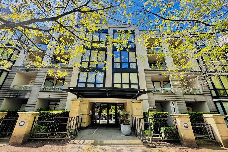 403 3638 Vanness Avenue Vancouver, BC - 1