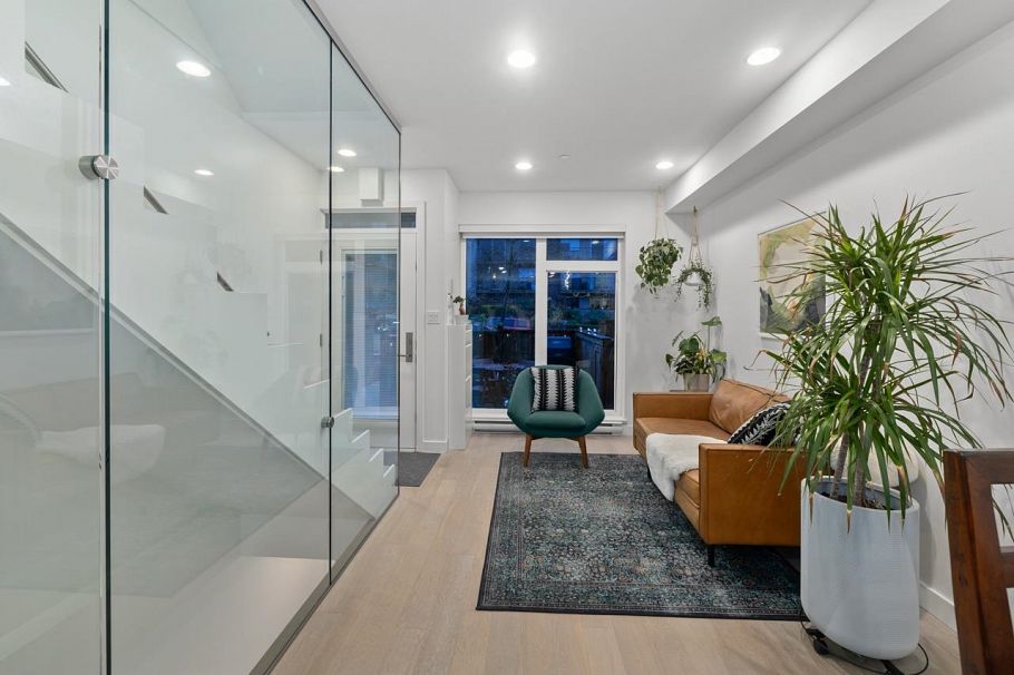 1847 Adanac Street Vancouver, BC - 8